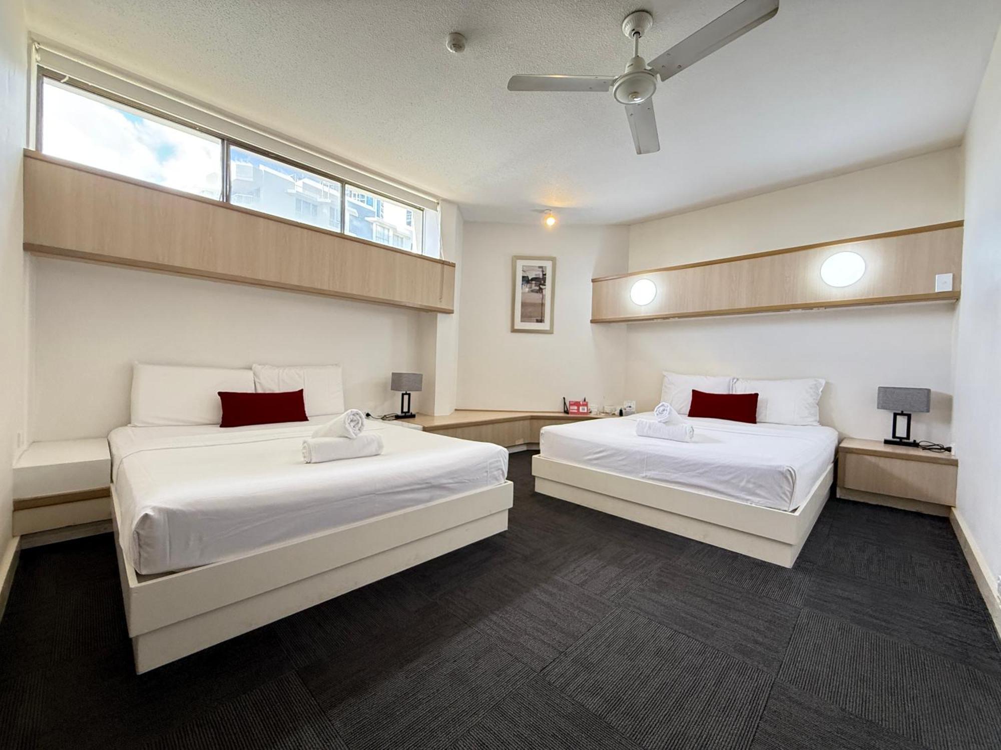 Tiki Hotel Apartments Surfers Paradise Guldkusten Exteriör bild