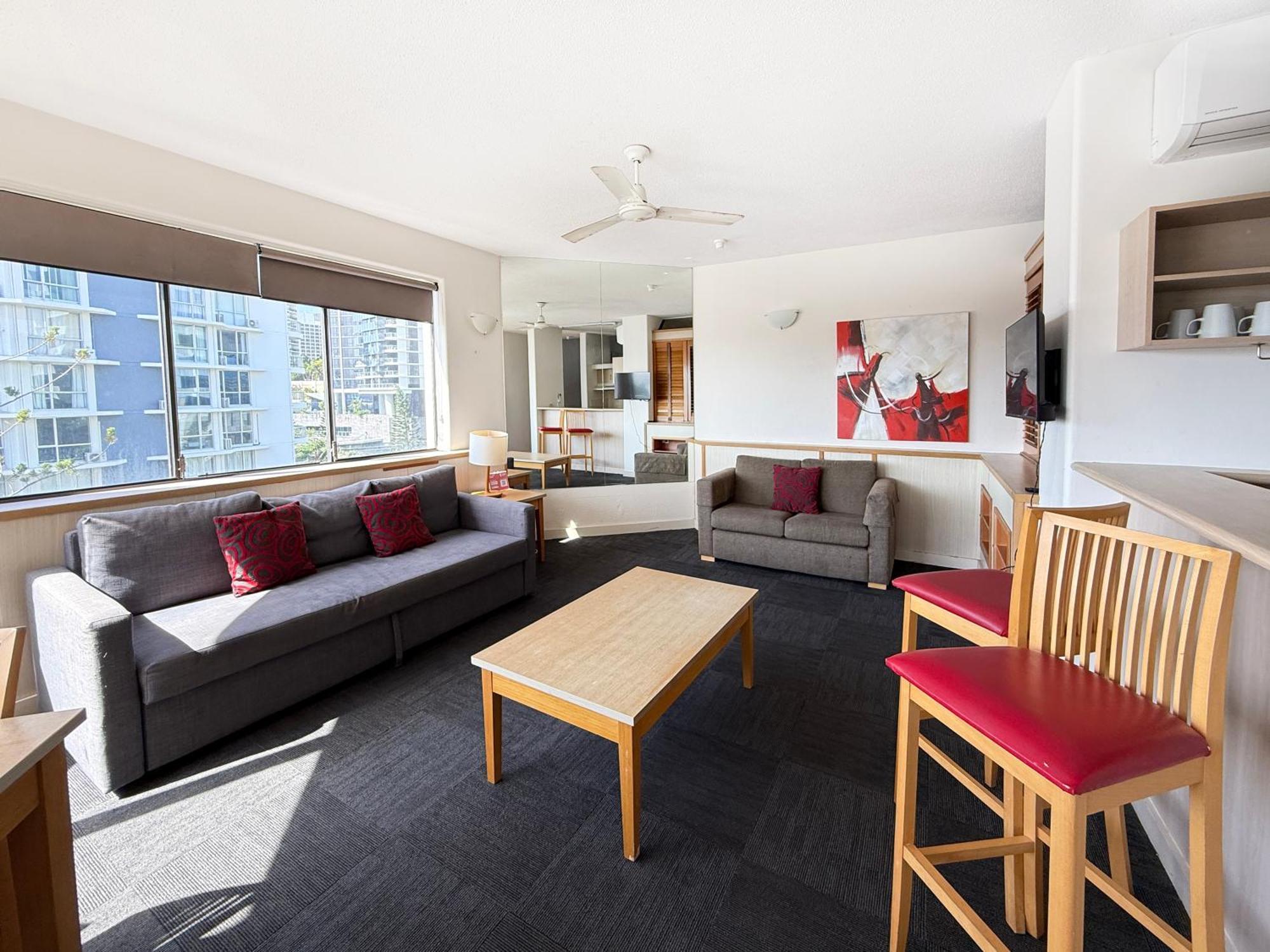 Tiki Hotel Apartments Surfers Paradise Guldkusten Exteriör bild