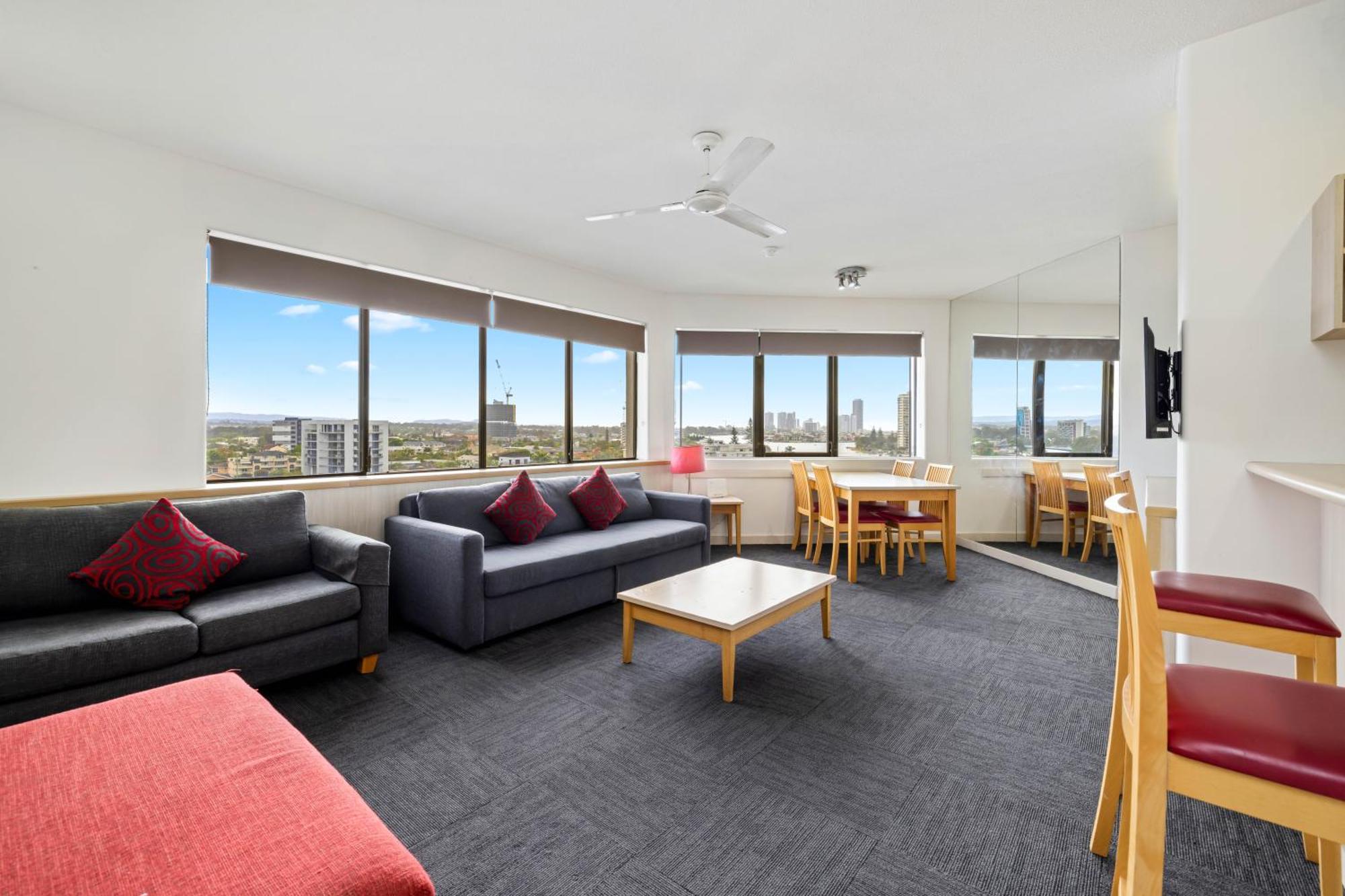 Tiki Hotel Apartments Surfers Paradise Guldkusten Exteriör bild
