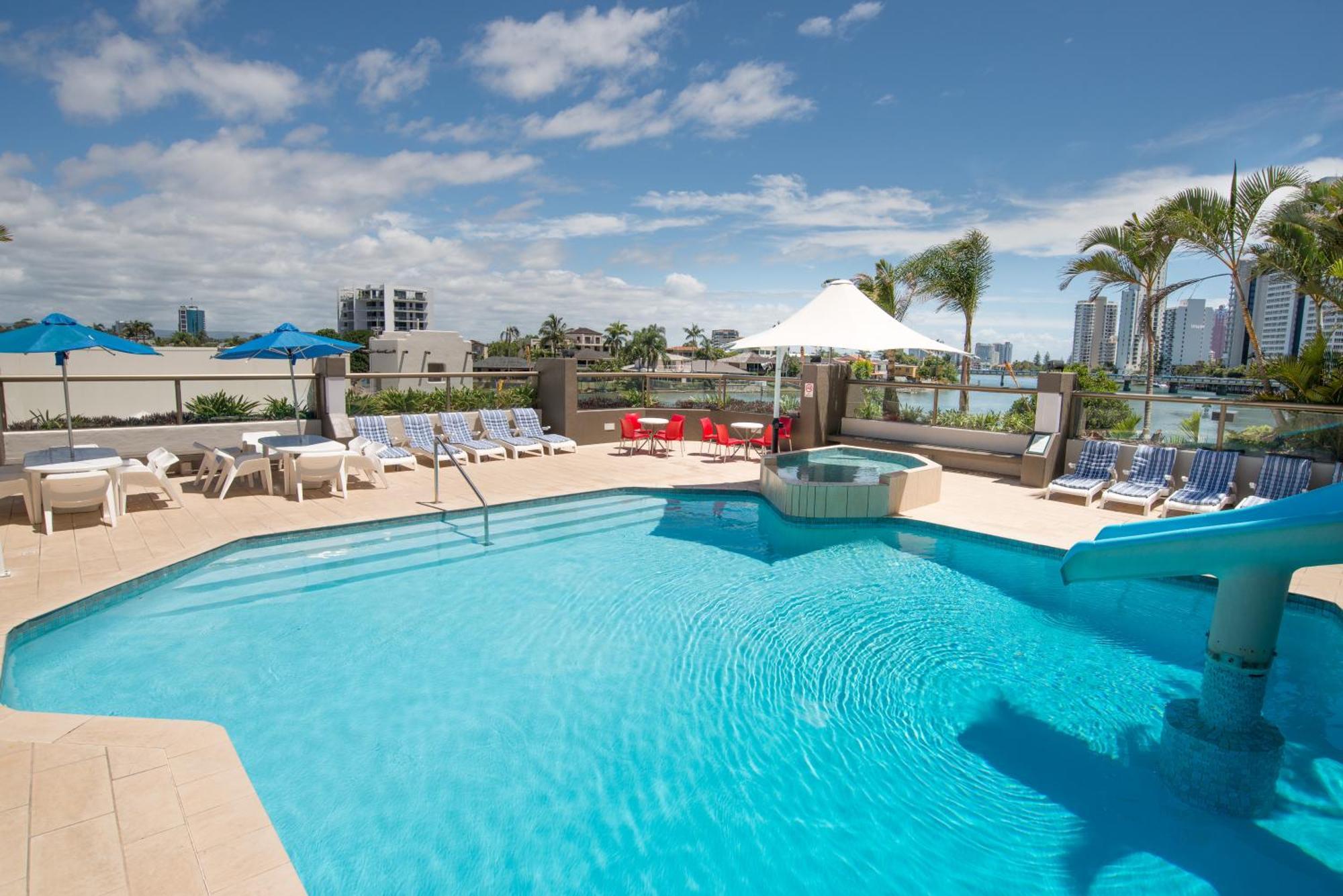 Tiki Hotel Apartments Surfers Paradise Guldkusten Exteriör bild