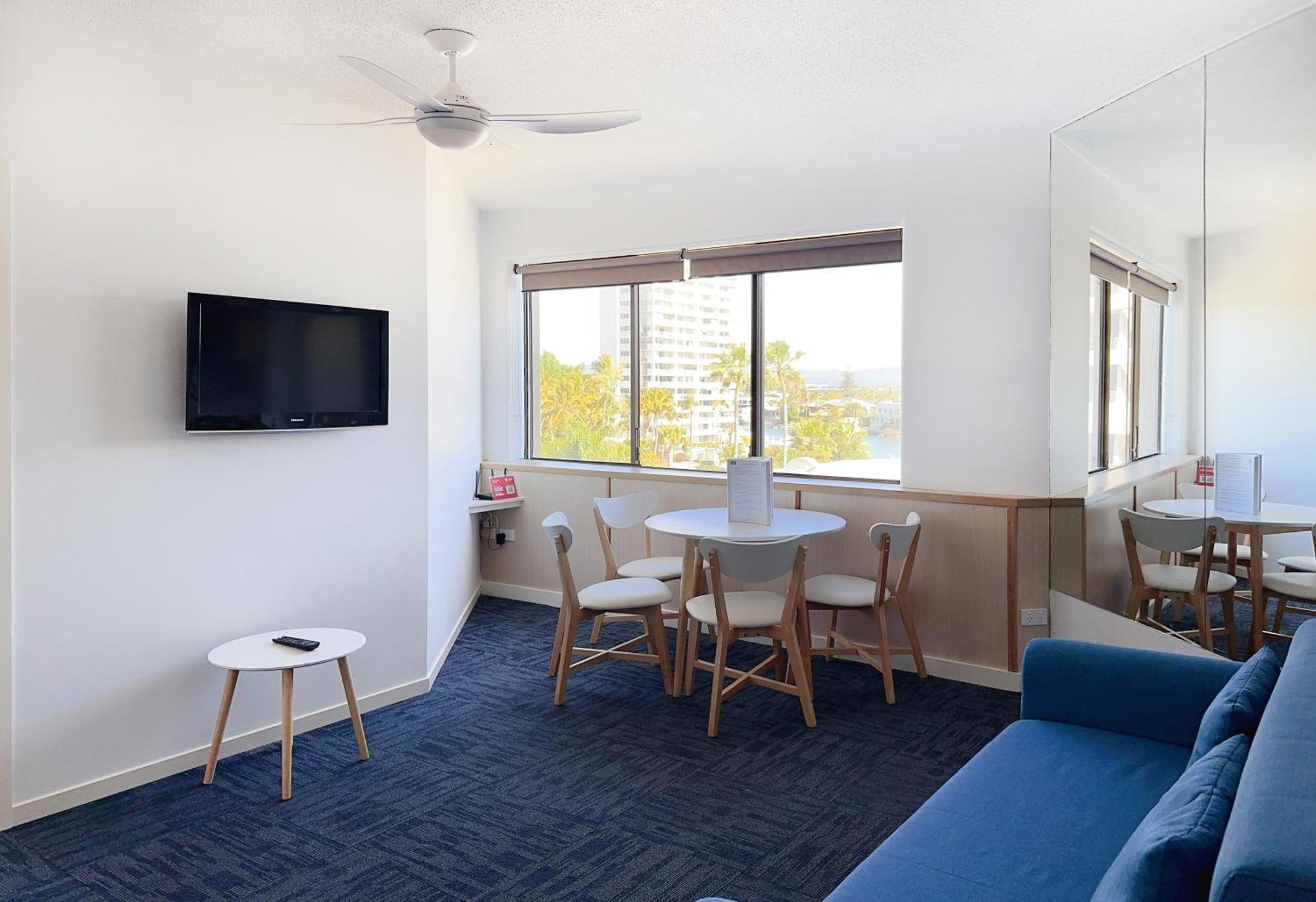 Tiki Hotel Apartments Surfers Paradise Guldkusten Exteriör bild